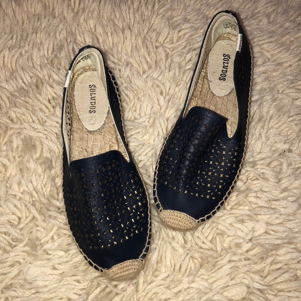 SOLUDOS navy flat shoes